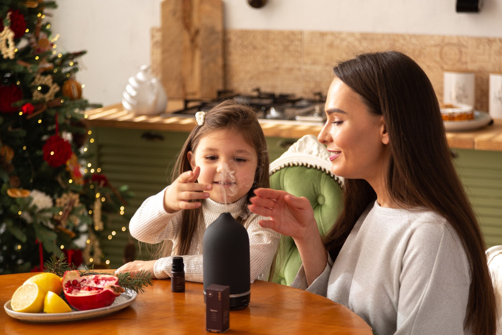 The Secret to Creating the Perfect Festive Diffuser Blends