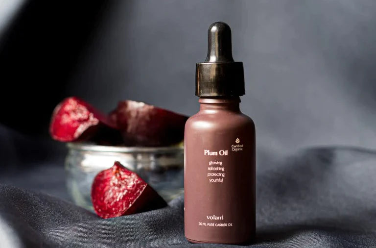 Our Complete Guide to Plum Oil: Benefits, Uses and Cautions