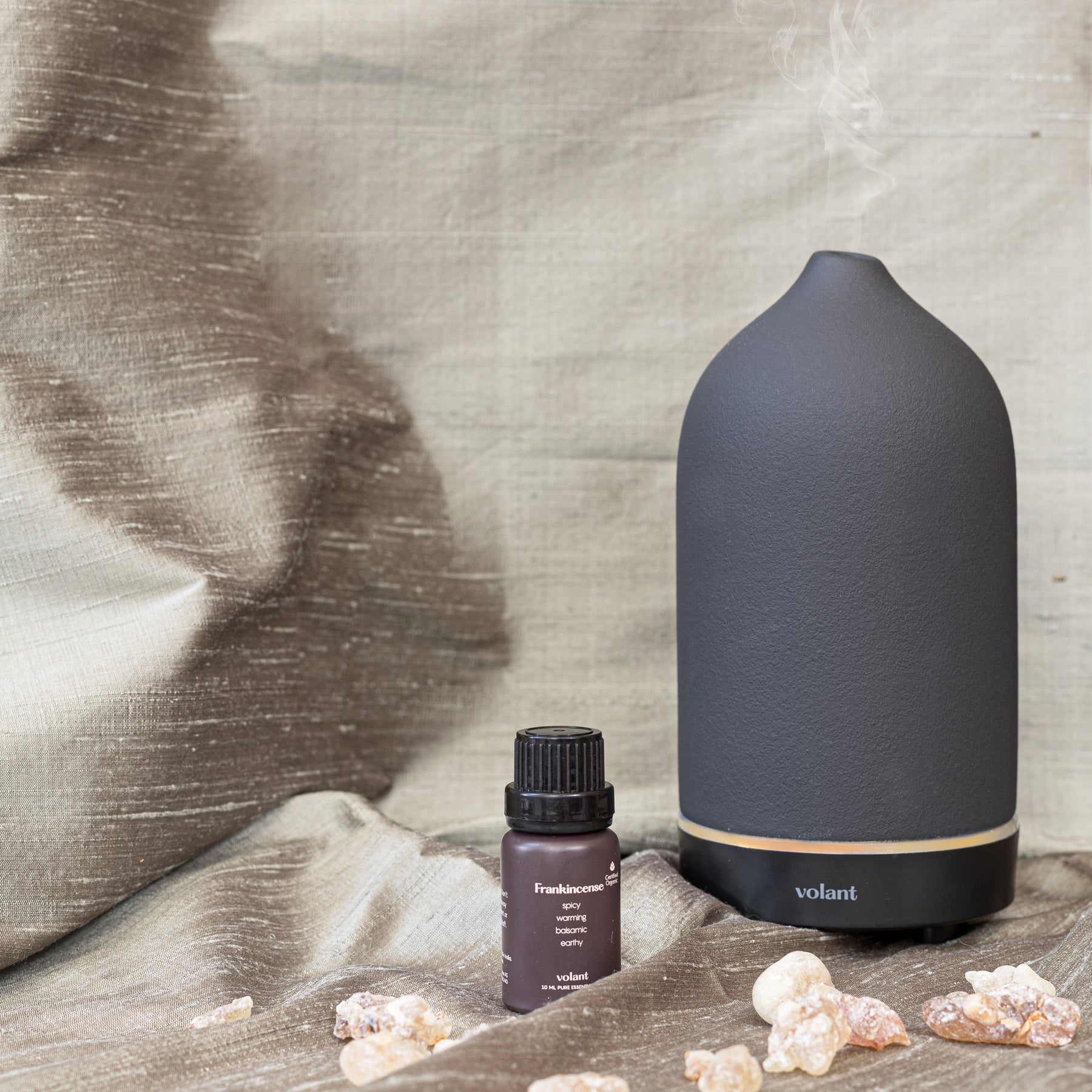 volant grey diffuser med økologisk æterisk olie af frankincense hjælper dig med at finde din indre ro