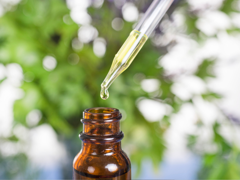 Our Complete Guide to Copaiba Essential Oil: Benefits, Uses and Cautions