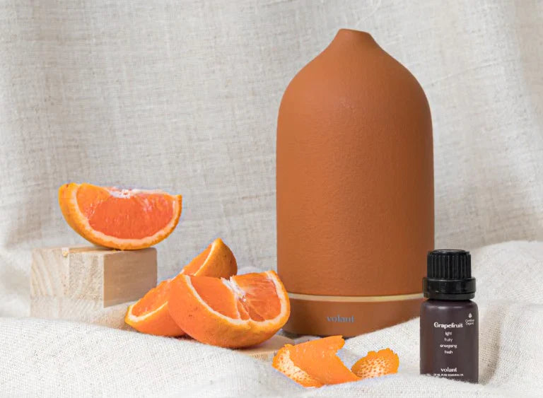 Our Complete Guide to Grapefruit Essential Oil: Benefits, Uses and Cautions