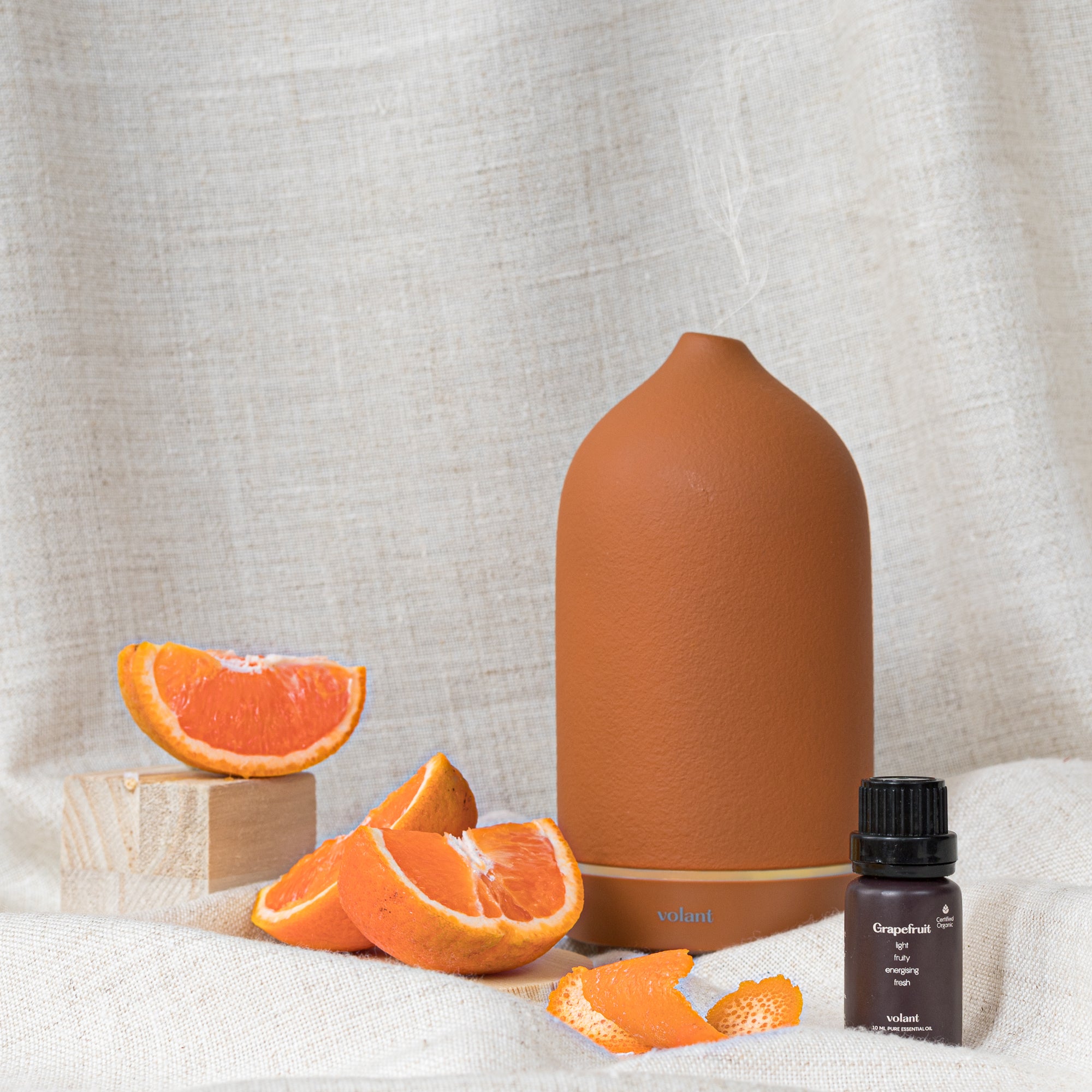 volant clay diffuser using organic grapefruit essential oil to relieve stress
